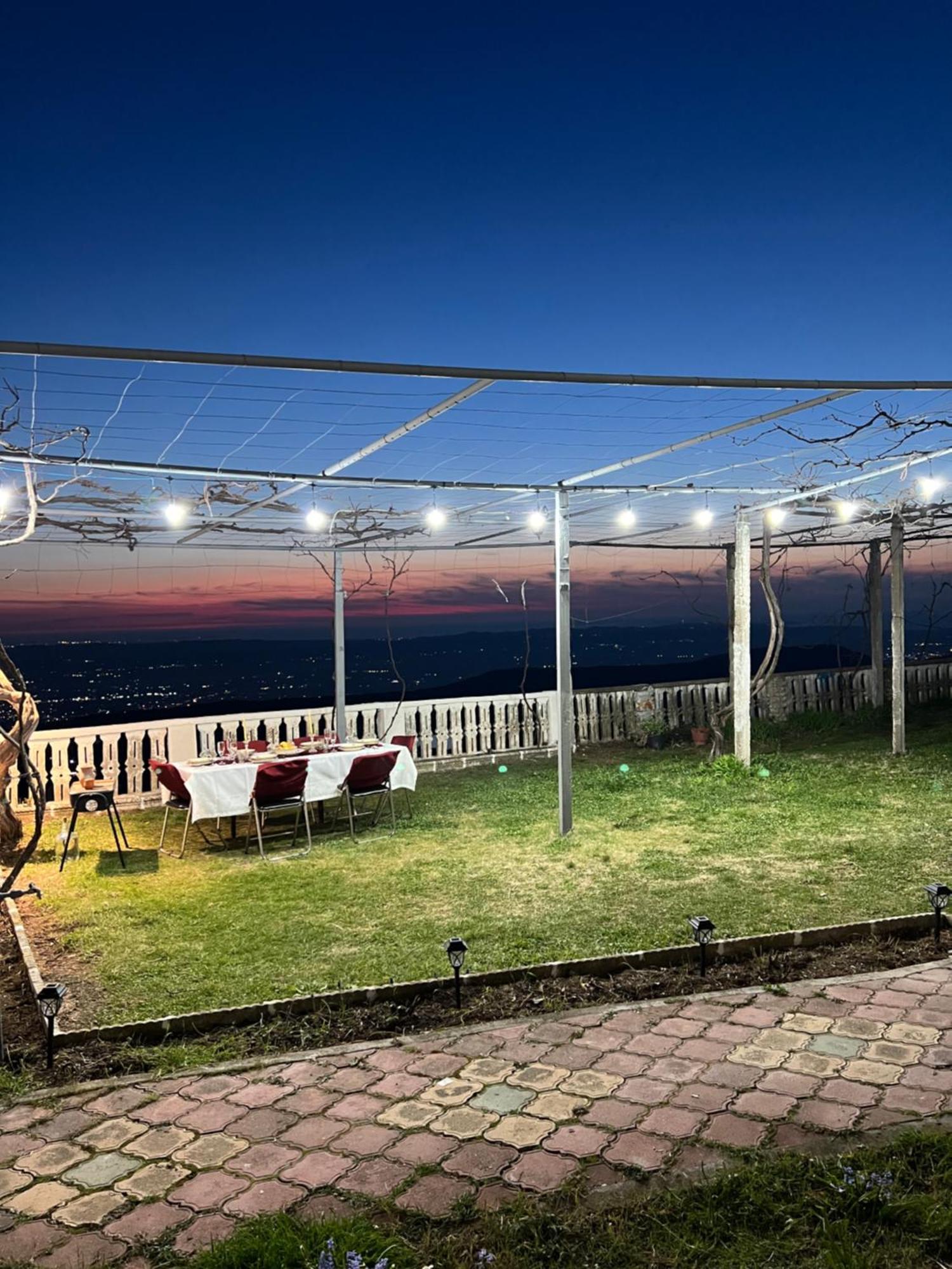 Garden Villa Guni Krujë Exterior foto