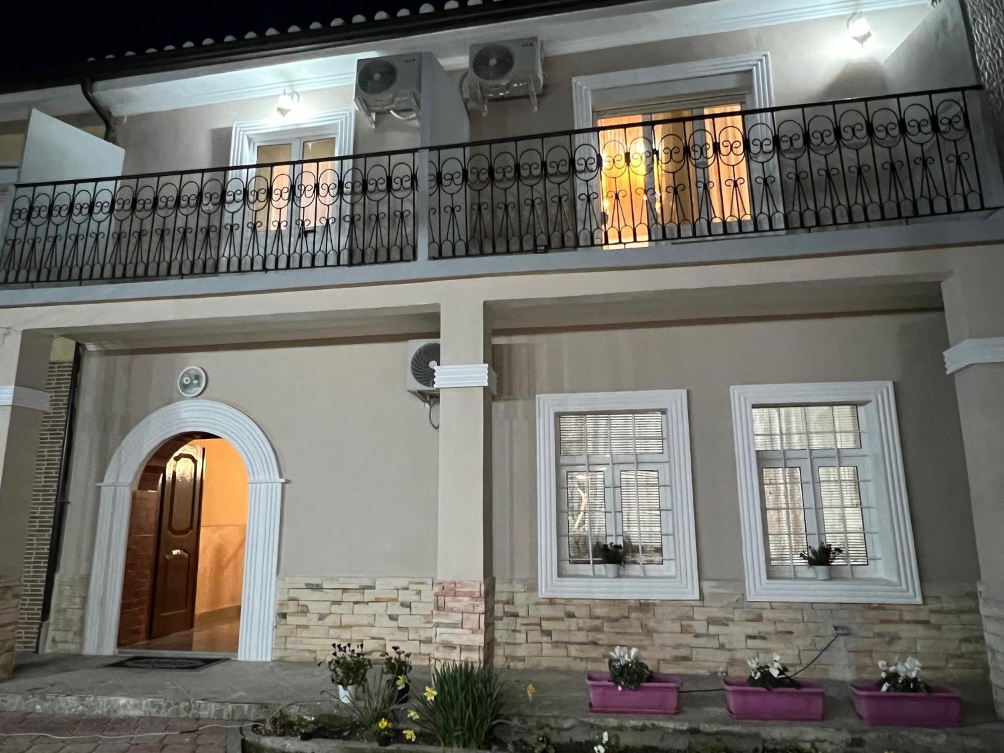 Garden Villa Guni Krujë Exterior foto
