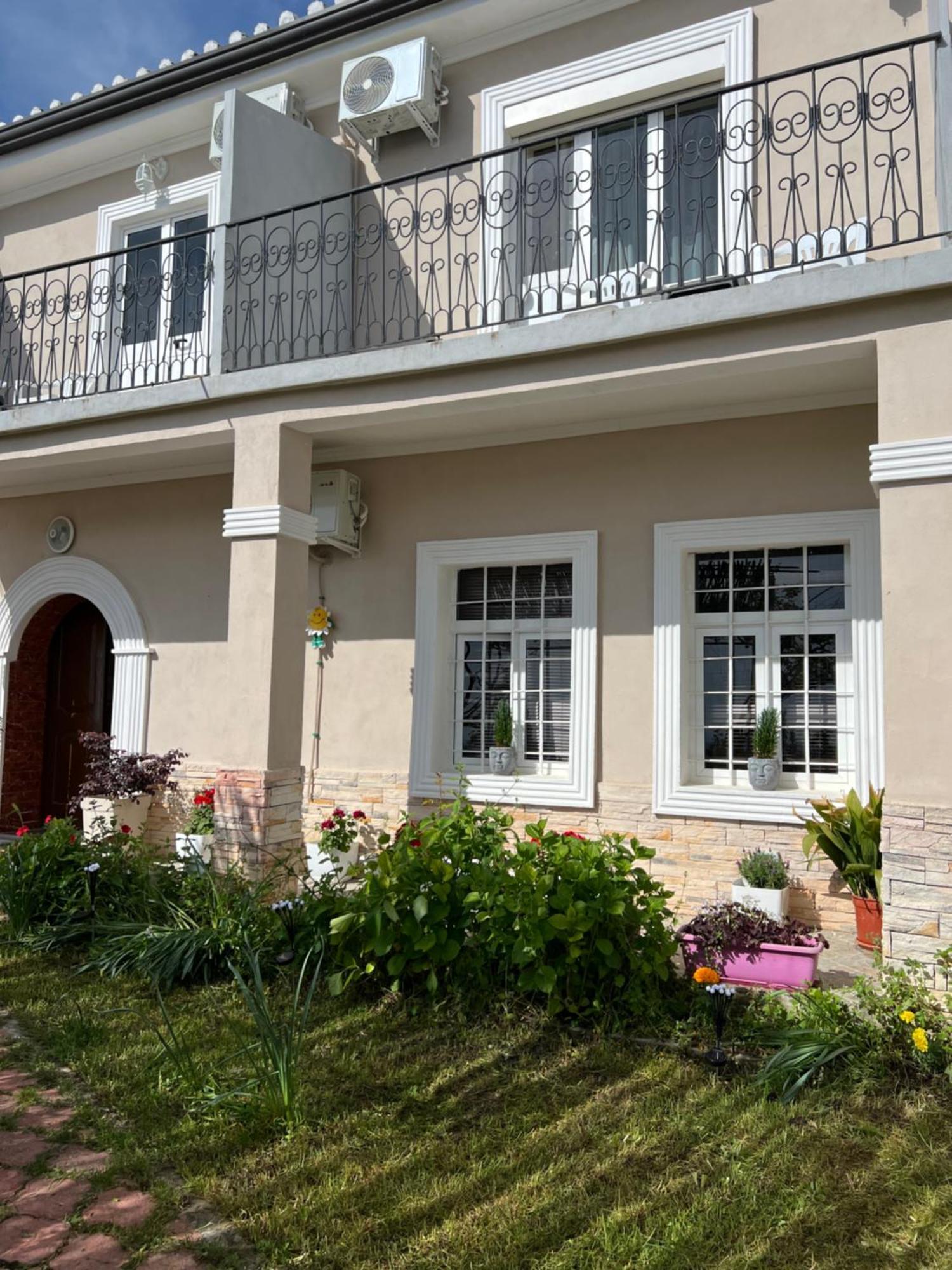 Garden Villa Guni Krujë Exterior foto